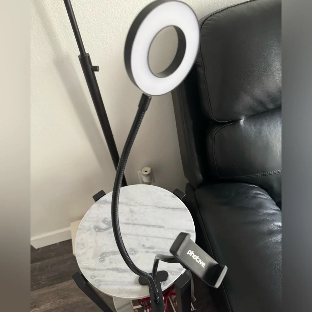 Ring lights for phones